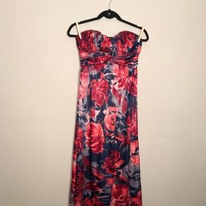 NWOT • Gianni Bini floral dress